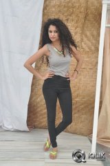 Soumya Sukumar at Pora Pove Movie Success Meet